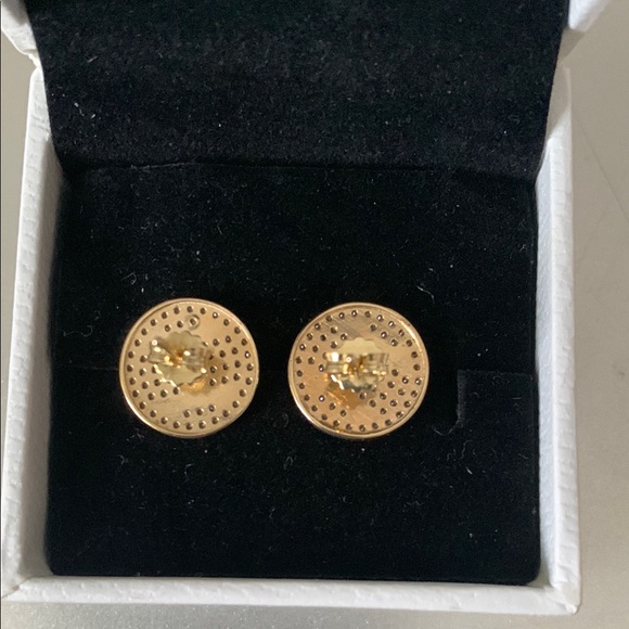 Chanel 14 k Gold Designer Stud Earrings - Picture 2 of 2